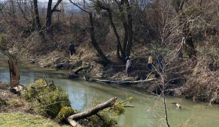 12. fotografia fotogalérie Čistenie brehov Oľky