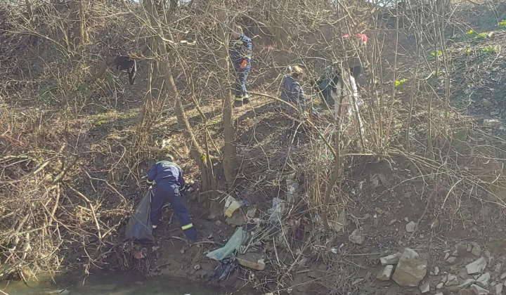 13. fotografia fotogalérie Čistenie brehov Oľky