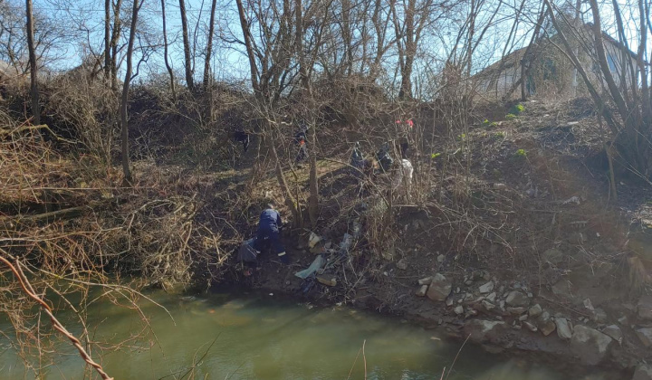 14. fotografia fotogalérie Čistenie brehov Oľky