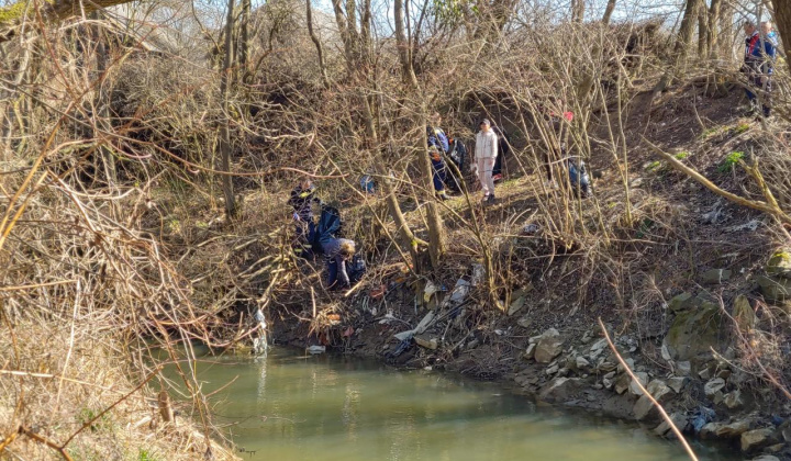 15. fotografia fotogalérie Čistenie brehov Oľky