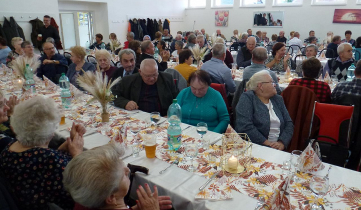 11. fotografia fotogalérie Úcta k starším