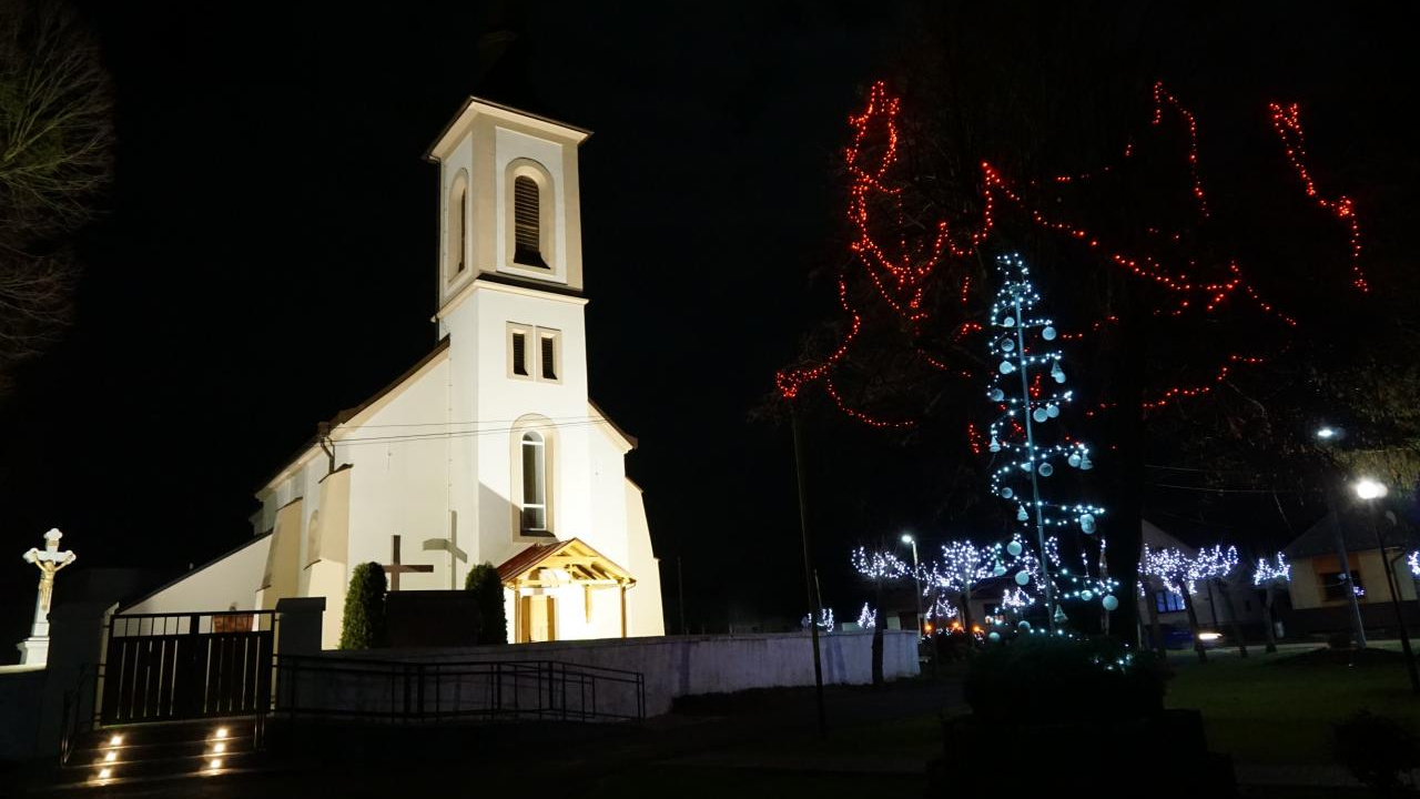 Fotografia fotogalérie Nový Betlehem v obci a vianočná výzdoba