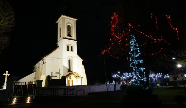 1. fotografia fotogalérie Nový Betlehem v obci a vianočná výzdoba
