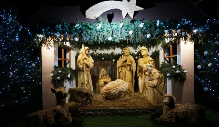 5. fotografia fotogalérie Nový Betlehem v obci a vianočná výzdoba