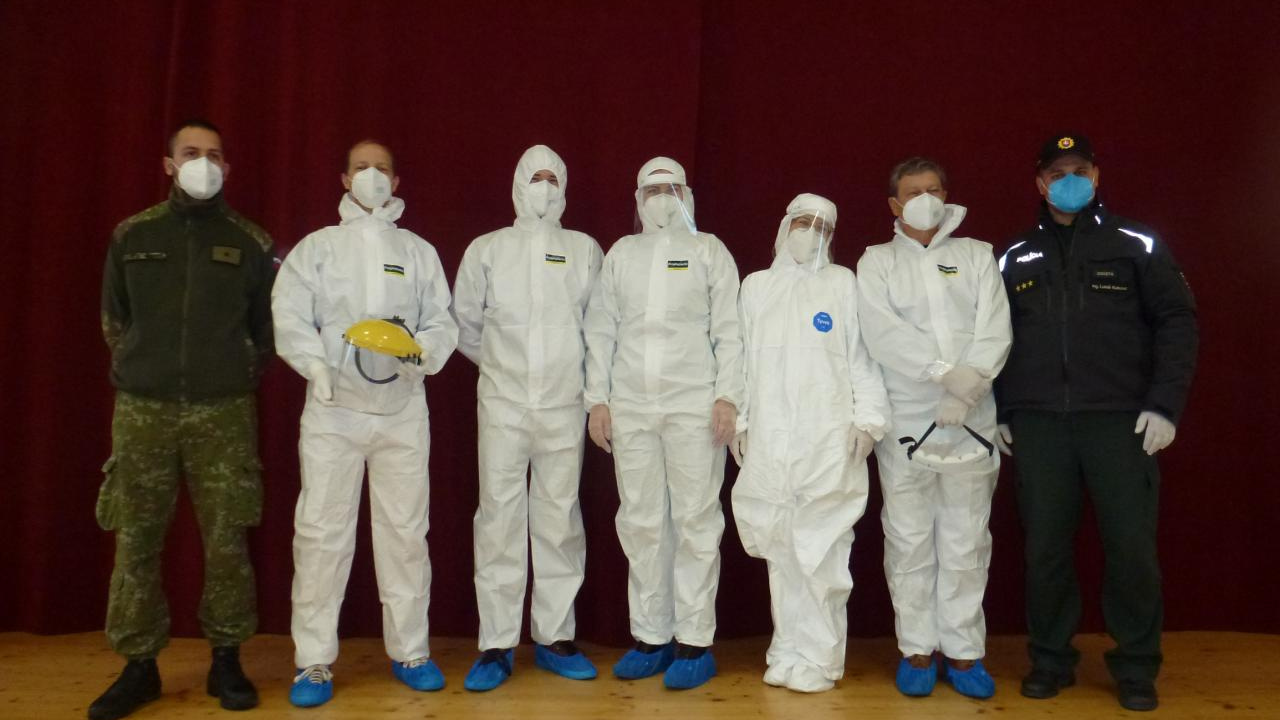 Fotografia fotogalérie 1. kolo celoplošného testovania na COVID-19