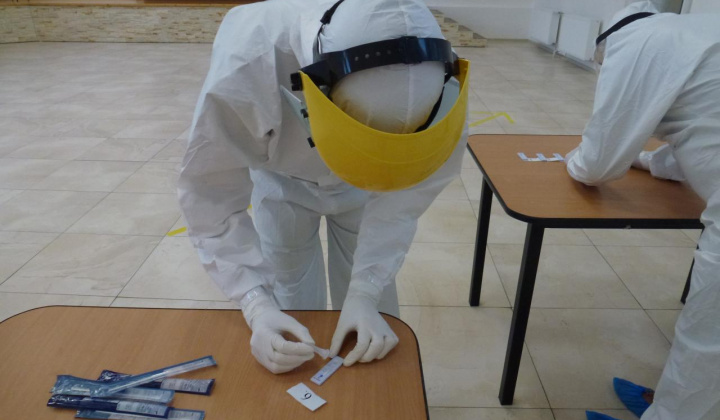 3. fotografia fotogalérie 1. kolo celoplošného testovania na COVID-19