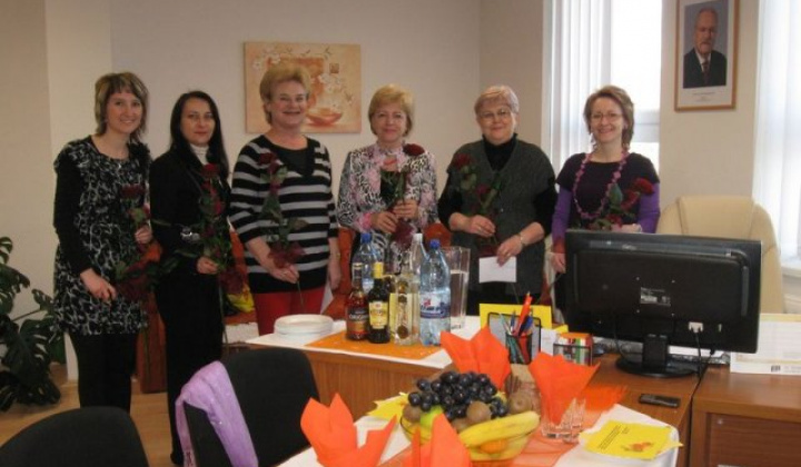 1. fotografia fotogalérie Privítanie učiteľov u starostky obce